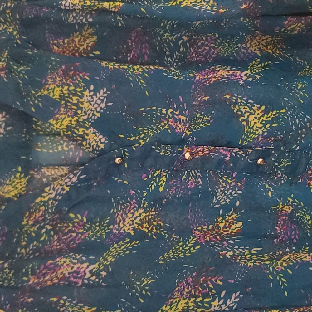 Multi-colored Sheer Tunic‎ - Picture 3 of 8